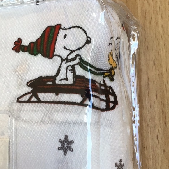 Snoopy Collectible Berkshire Peanuts Holiday Season Full Sized Sheet Set - Picture 8 of 12